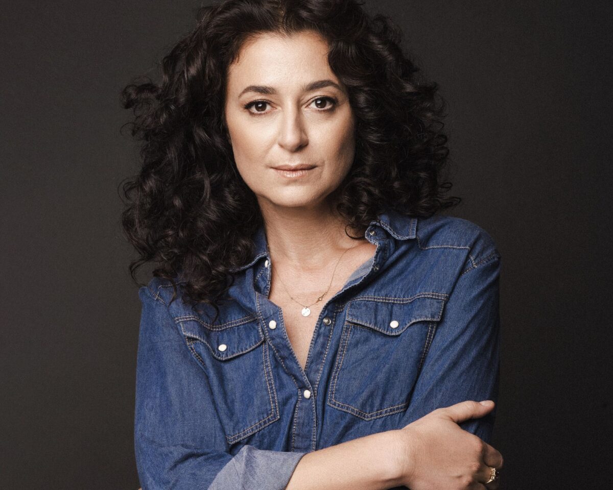 A portrait photo of Ece Temelkuran