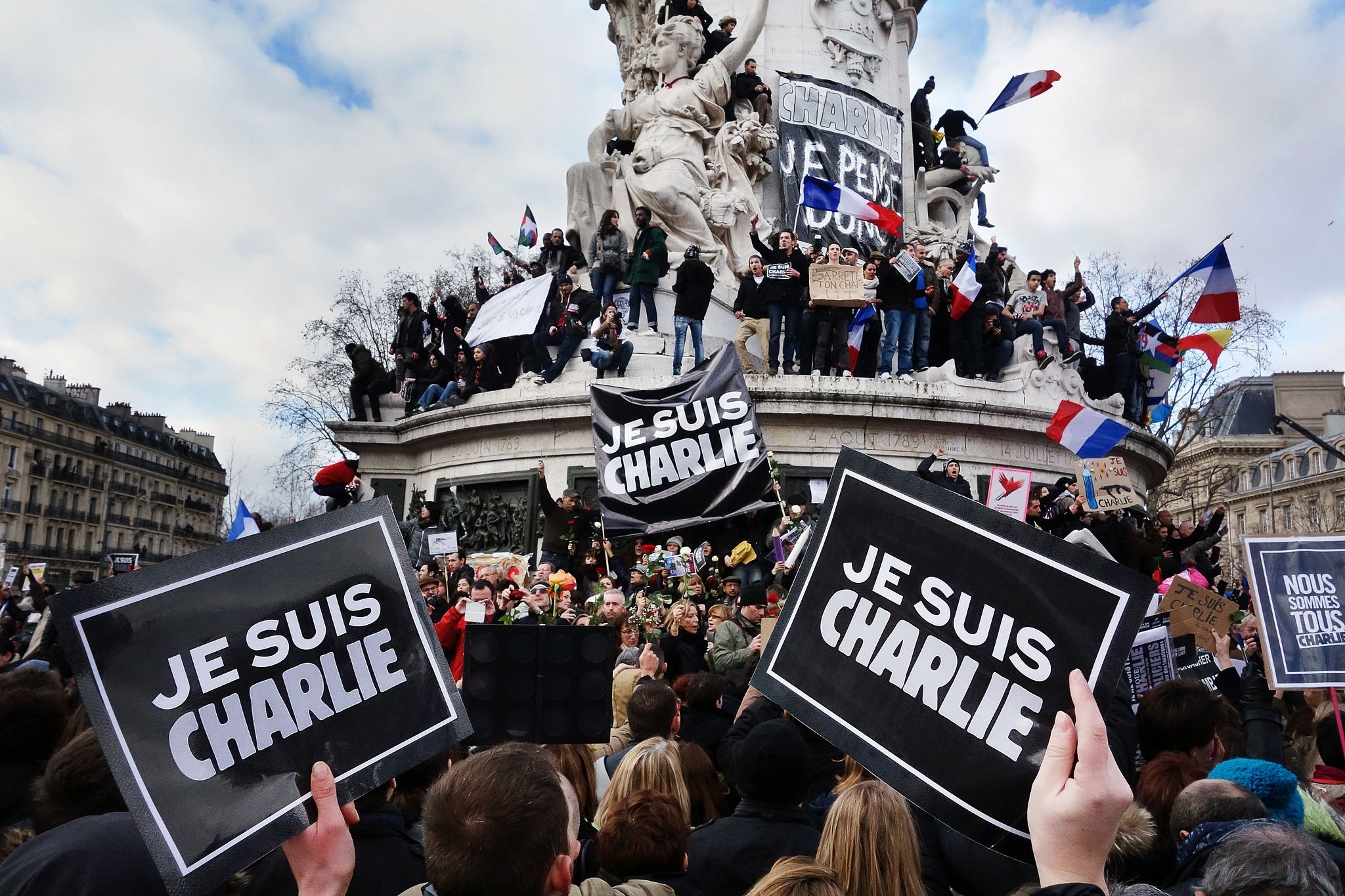2048px-Je_suis_Charlie,_Paris_11_January_2015__3_