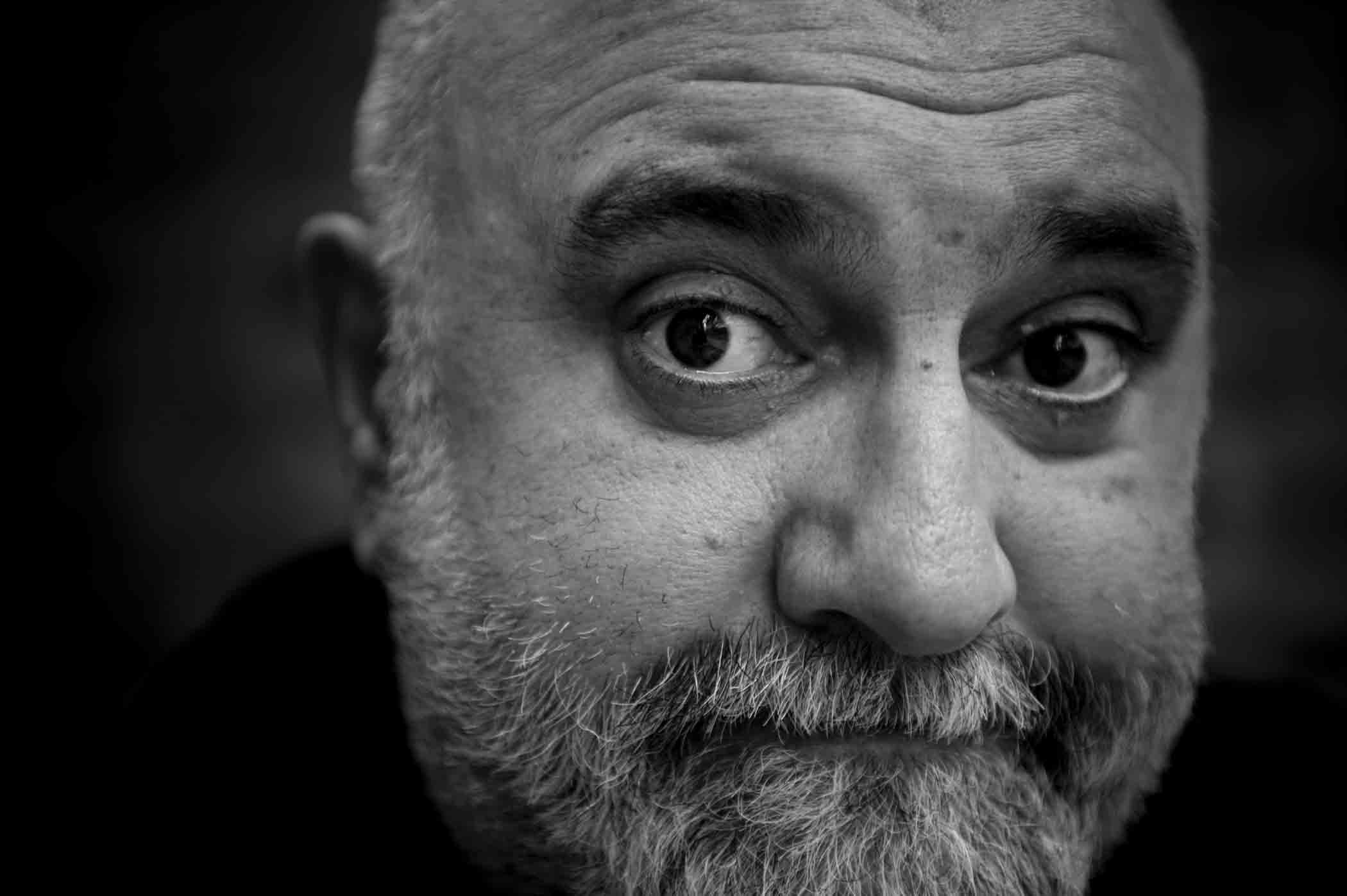 Alexei Sayle portrait by Des Willie