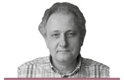 Andrei Kolesnikov: A black and white headshot of the author