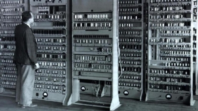 Von Neumann and his early computer