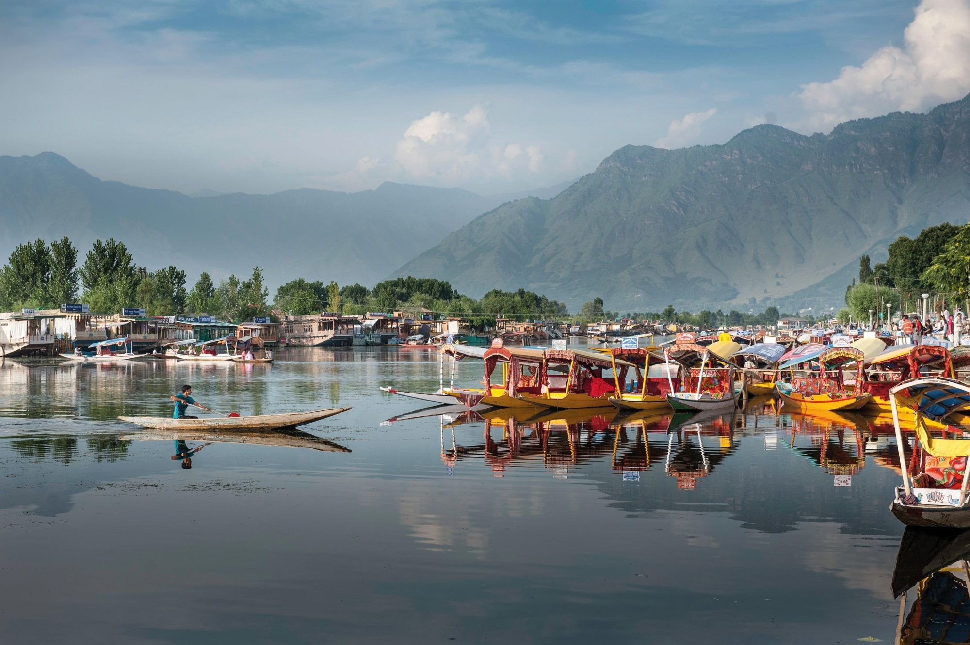 Boats on Dal Lake in Srinagar