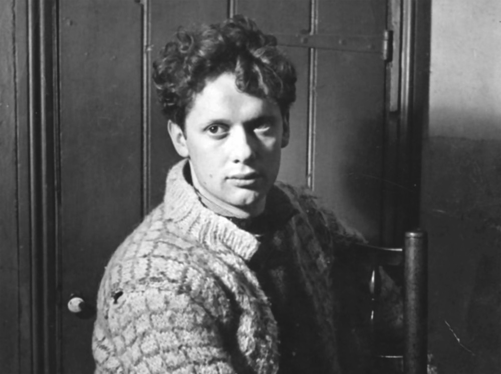 A black and white photo of Dylan Thomas