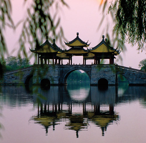 Yangzhou, Jiangsu, China: Five Roof Pavilion Wu Ting Bridge on Slender West Lake